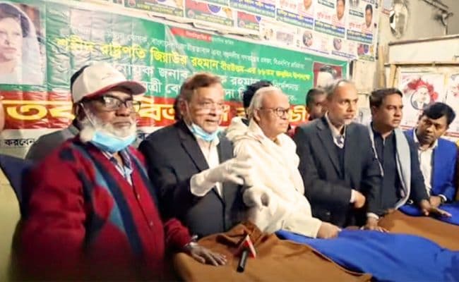 Doctors' Association of Bangladesh - DAB distributes winter clothes